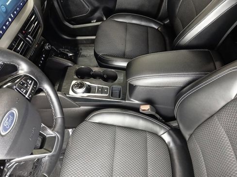 Used 2023 Ford Escape SE image 17