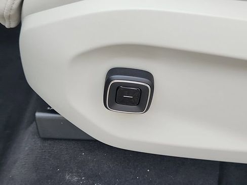 New 2025 Volvo EX90 Ultra image 8