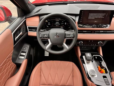 New 2026 Mitsubishi Outlander SEL FWD image 18