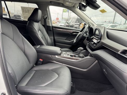 Used 2021 Toyota Highlander Limited image 42