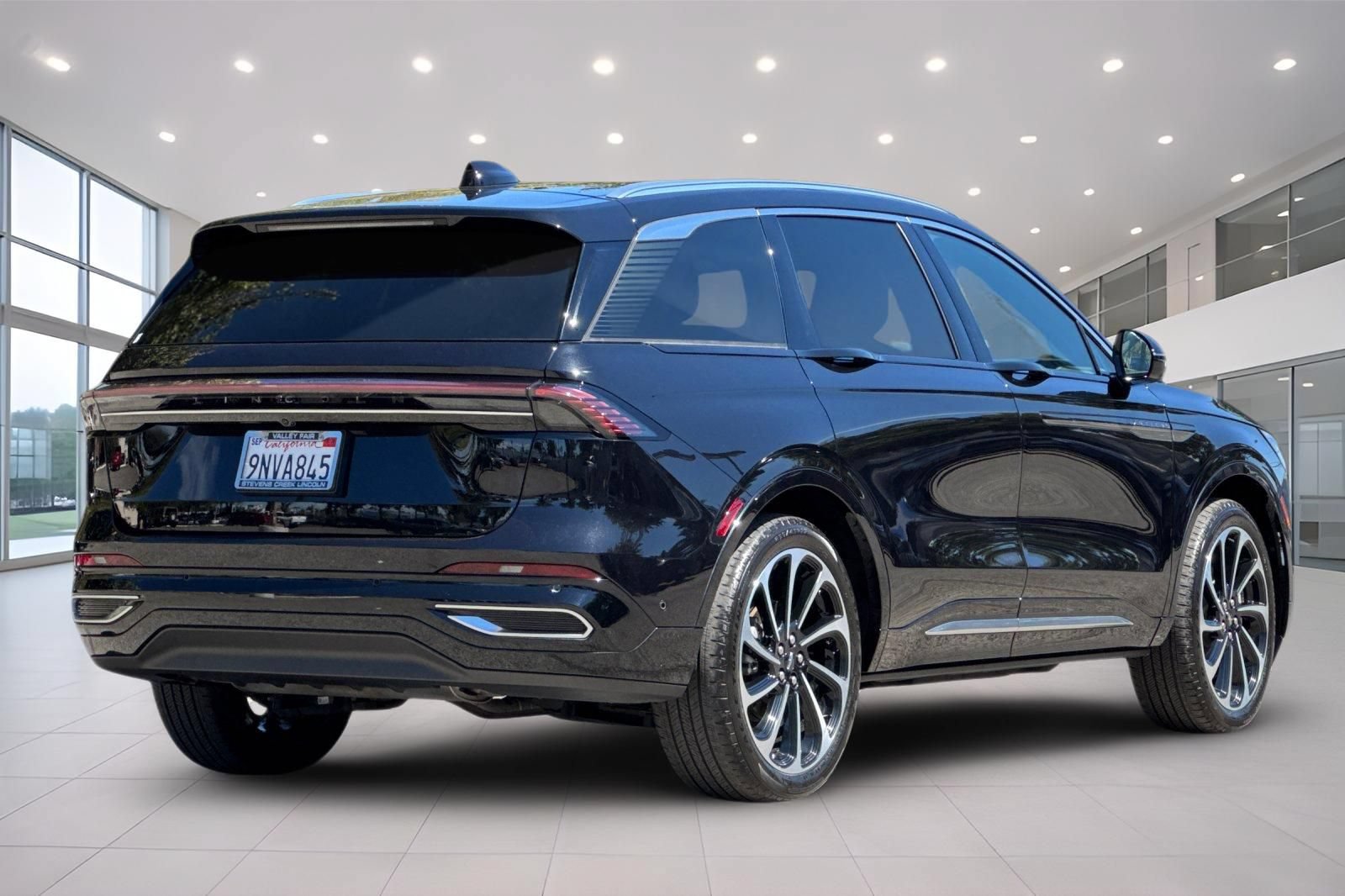 Used 2024 Lincoln Nautilus Black Label AWD/4WD image 4