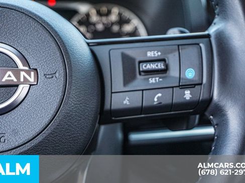 Used 2025 Nissan Pathfinder SL w/ Black Appearance Package FWD image 31