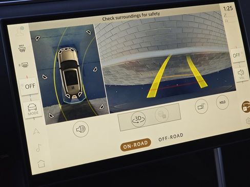 New 2025 Land Rover Range Rover SE image 5