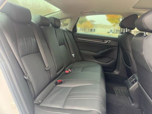 Used 2019 Honda Accord Touring image 8