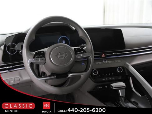 Used 2024 Hyundai Elantra SEL image 6