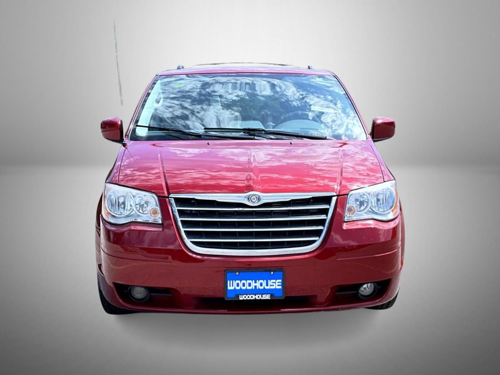 Used 2010 Chrysler Town & Country Touring w/ Entertainment Group #2 FWD image 2