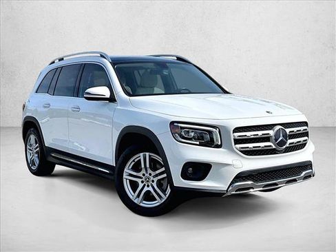Used 2023 Mercedes-Benz GLB 250 4MATIC image 11