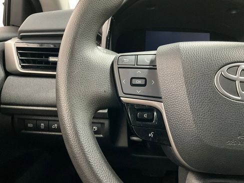 Used 2025 Toyota Camry LE FWD image 18