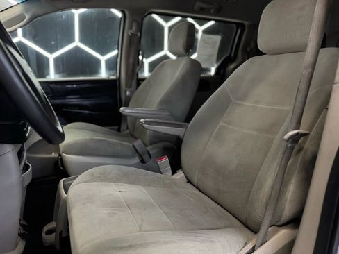Used 2012 Dodge Grand Caravan SXT FWD image 14
