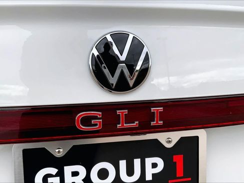 Used 2025 Volkswagen Jetta GLI Autobahn FWD image 30