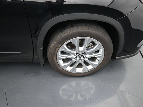 Used 2022 Toyota Highlander Limited AWD/4WD image 11