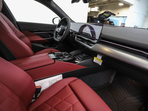 New 2026 BMW 530i xDrive 530i xDrive w/ M Sport Package image 30