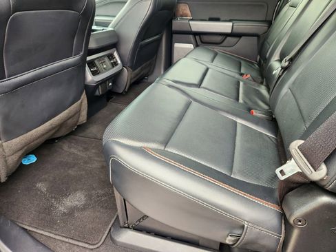 Used 2024 Ford F250 Lariat w/ Lariat Ultimate Package AWD/4WD image 29
