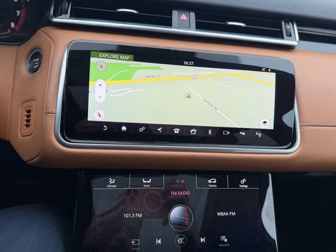 Used 2020 Land Rover Range Rover Velar R-Dynamic HSE image 29