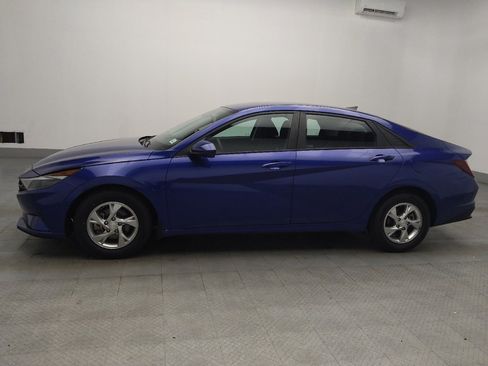 Used 2023 Hyundai Elantra SE w/ Preferred Accessory Package image 2
