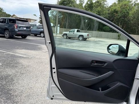 Used 2024 Toyota Corolla LE FWD image 29
