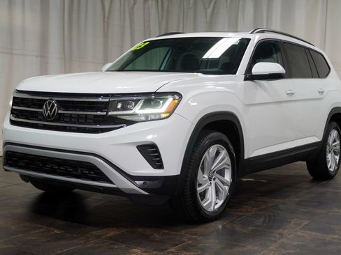 Used 2023 Volkswagen Atlas SE w/ Panoramic Sunroof Package AWD/4WD image 2