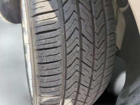 Used 2008 Volkswagen Beetle SE FWD image 28