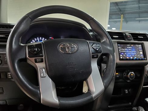 Used 2019 Toyota 4Runner SR5 AWD/4WD image 26