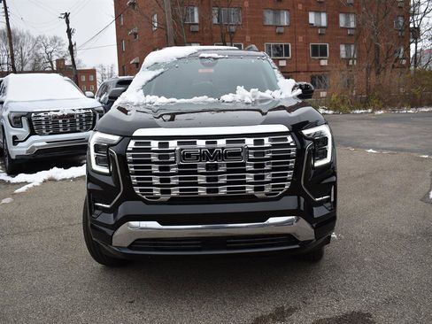 New 2026 GMC Terrain Denali w/ LPO, Black Badging Package image 2