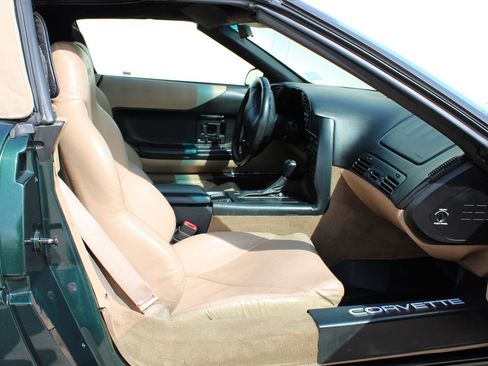 Used 1996 Chevrolet Corvette Convertible RWD image 14