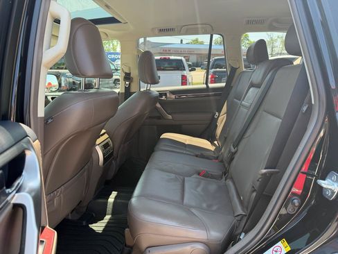 Used 2018 Lexus GX 460 Premium w/ Premium Package AWD/4WD image 11