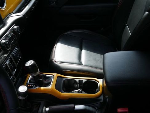 Used 2022 Jeep Wrangler Unlimited Rubicon w/ LED Lighting Group AWD/4WD image 22