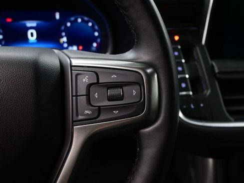Used 2023 Chevrolet Tahoe Z71 w/ Luxury Package AWD/4WD image 15