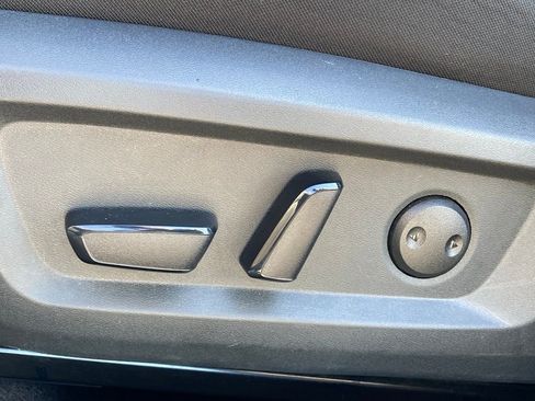 Used 2025 Nissan Rogue SV image 13