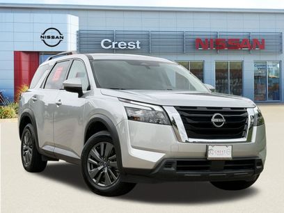 Used 2023 Nissan Pathfinder SV