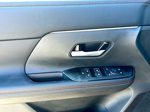 New 2026 Nissan Kicks SR w/ Cold Weather Package FWD image 13