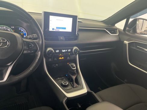 Used 2023 Toyota RAV4 SE w/ Weather & Moonroof Package image 34
