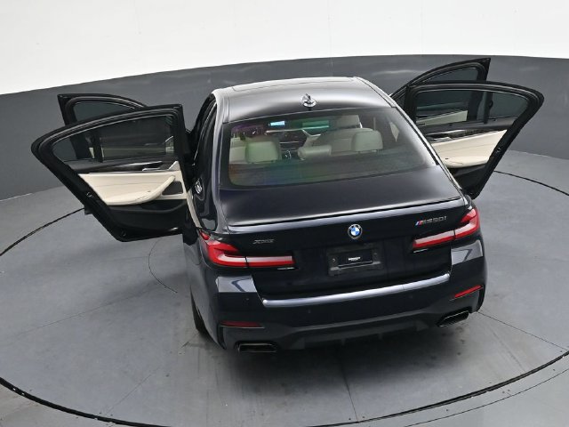 Used 2023 BMW M550i xDrive w/ Dynamic Handling Package AWD/4WD image 36