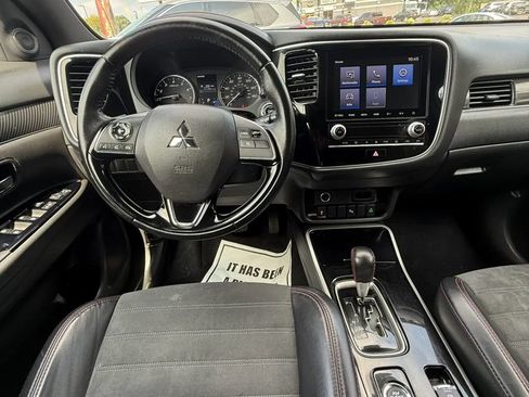 Used 2020 Mitsubishi Outlander LE AWD/4WD image 35