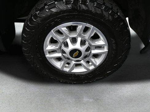 Used 2025 Chevrolet Silverado 2500 LT w/ Convenience Package AWD/4WD image 23