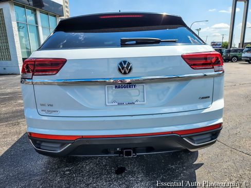 Used 2023 Volkswagen Atlas Cross Sport SE w/ Black Wheel Package AWD/4WD image 5