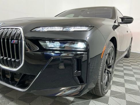 Used 2024 BMW i7 M70 w/ Executive Package image 8