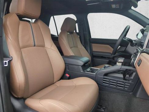 Certified 2025 Toyota 4Runner Limited AWD/4WD image 28