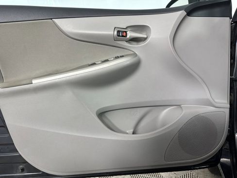 Used 2013 Toyota Corolla LE w/ Premium Pkg image 22