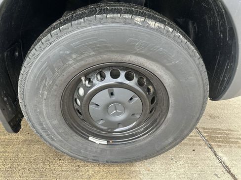 Used 2025 Mercedes-Benz Sprinter 2500 image 10