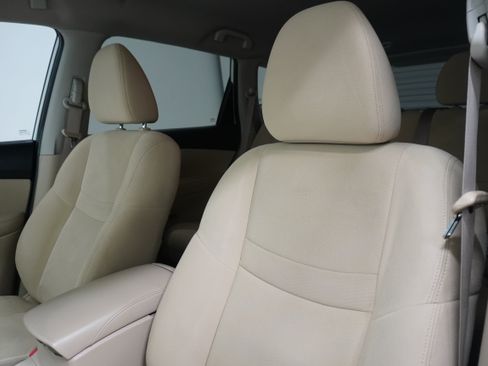 Used 2016 Nissan Rogue SV FWD image 11