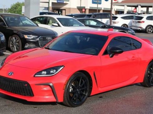 Used 2022 Toyota GR86 Premium w/ ALL Weather Mat Package (TMS) RWD image 6