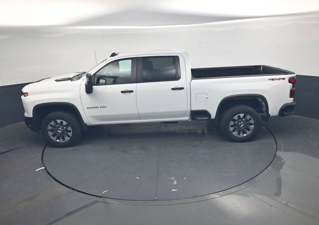 Used 2024 Chevrolet Silverado 2500 Custom AWD/4WD image 33