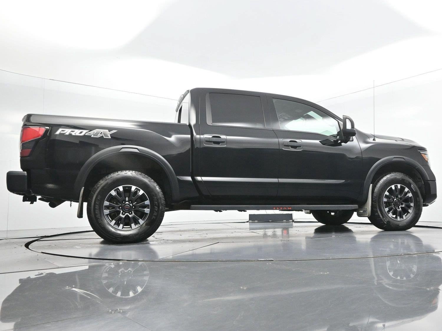 Used 2021 Nissan Titan PRO-4X w/ Pro-4x Convenience Package AWD/4WD image 55