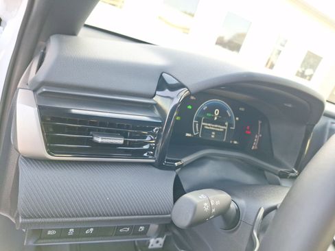 Used 2025 Toyota Camry SE image 18