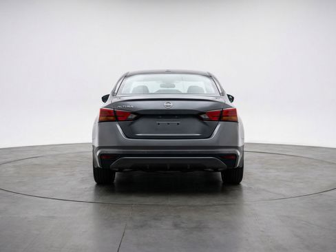 Used 2025 Nissan Altima 2.5 SV image 7