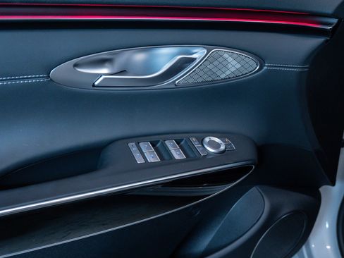 Used 2026 Genesis GV70 2.5T image 16