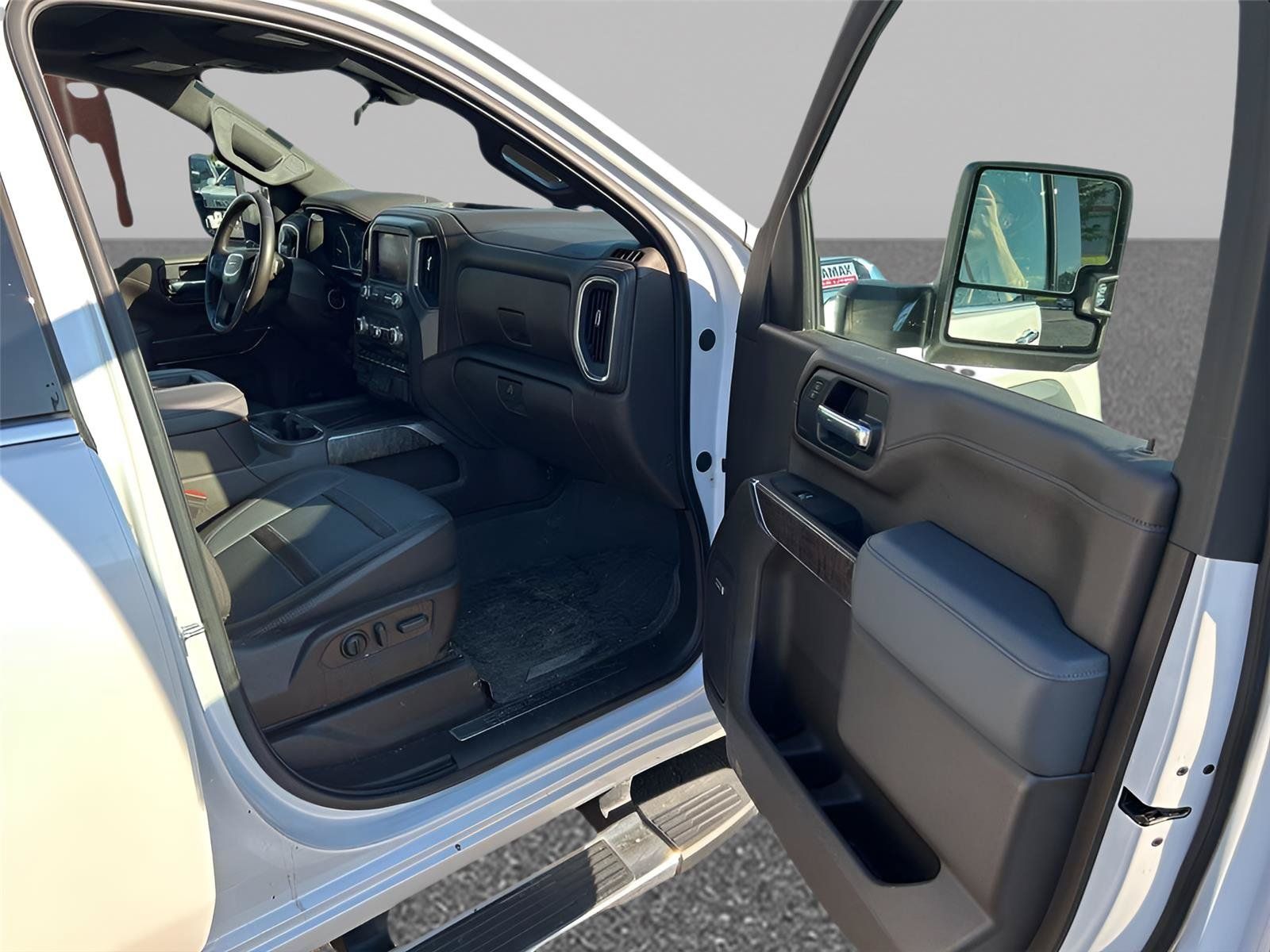 Used 2021 GMC Sierra 3500 Denali w/ Denali Ultimate Package AWD/4WD image 20