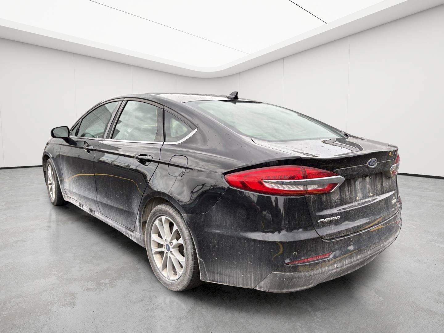 Used 2020 Ford Fusion SE FWD image 5