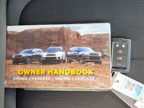 New 2025 Jeep Grand Cherokee L Laredo w/ Luxury Tech Group I RWD image 42